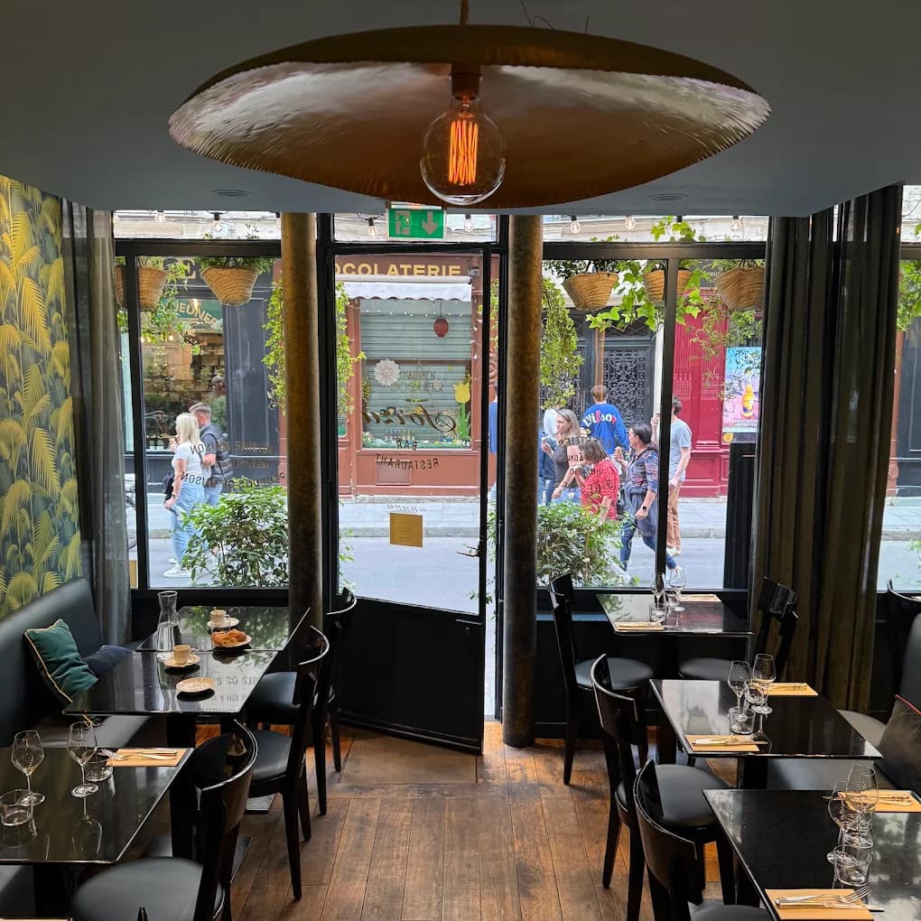 Salle élégante du restaurant Sorza